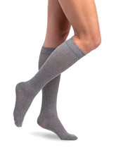 Load image into Gallery viewer, Women's Style Linen Calf 20-30mmHg