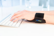 Load image into Gallery viewer, Actimove Everyday Supports Wrist Stabilizer Carpal Pre-Shaped Metal Stay Universal Right/Left Black