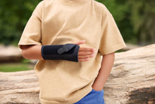 Load image into Gallery viewer, Actimove Kids Wrist Stabilizer Removable Metal Stay, Left/Right, Black, Pediatric
