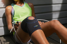Load image into Gallery viewer, Actimove Sports Edition Knee Support Open Patella
